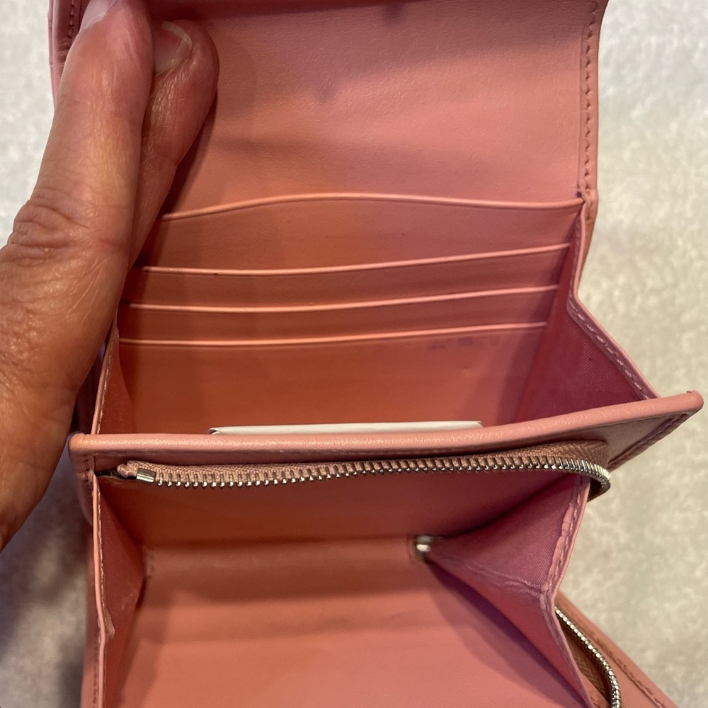 Gucci Compact Wallet - Picture 8 of 10
